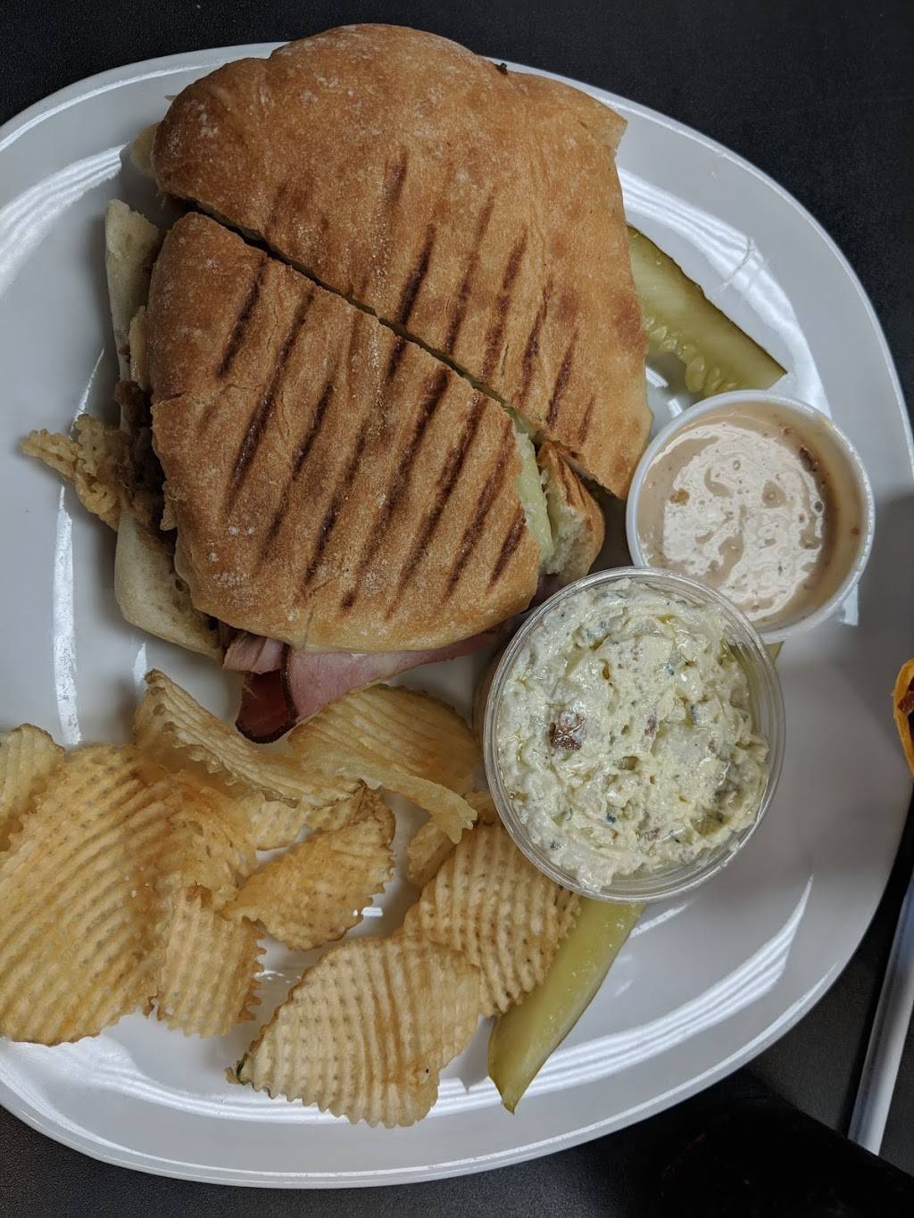 Jeffs Club House | restaurant | 2801 Old Greenwood Rd #16, Fort Smith, AR 72903, USA | 4793089123 OR +1 479-308-9123