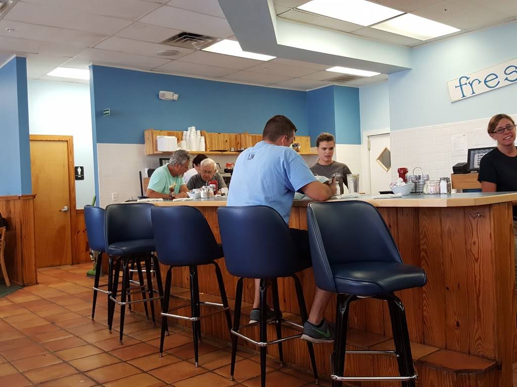 Peachs Restaurant - Creekwood | restaurant | 7315 52nd Pl E, Bradenton, FL 34203, USA | 9417523366 OR +1 941-752-3366