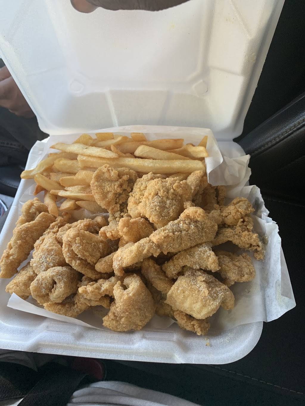 Captain JJ Fish & Chicken | restaurant | 2974 Covington Pike, Memphis, TN 38128, USA | 9013450005 OR +1 901-345-0005