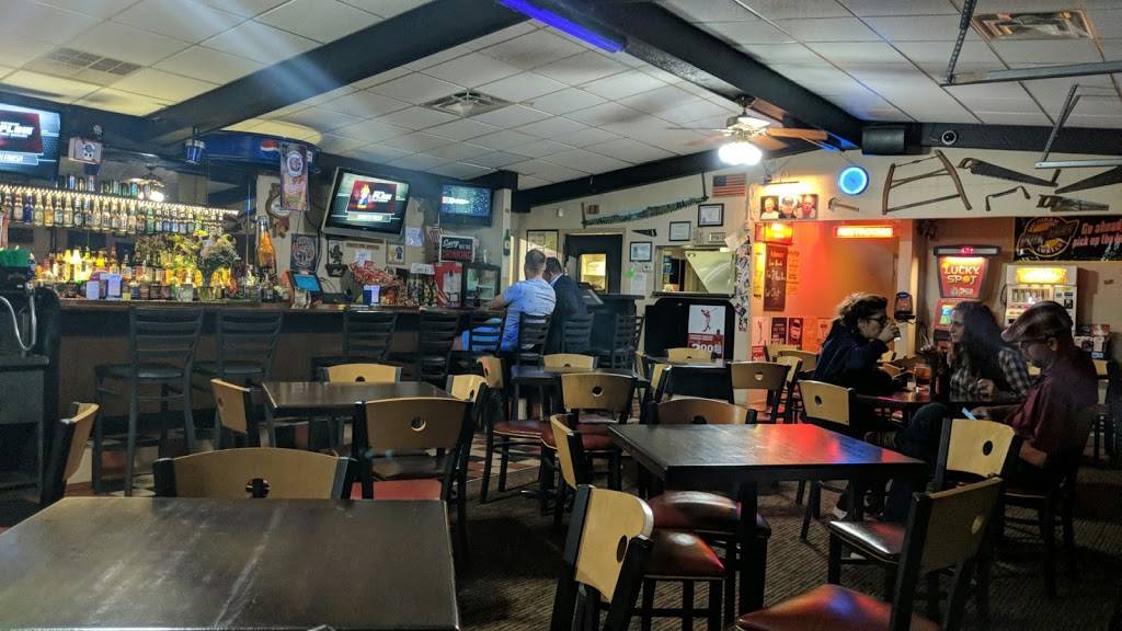 LUMBERYARD GRUB AND PUB | restaurant | 26700 Schoenherr Rd, Warren, MI 48089, USA | 5867767775 OR +1 586-776-7775