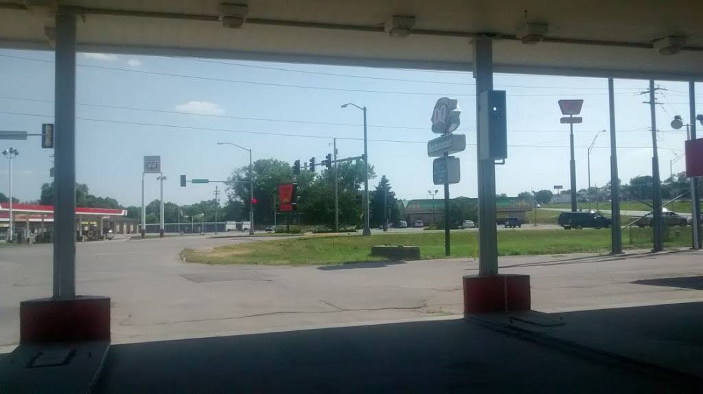 Dairy Queen Store | restaurant | 1836 Madison Ave, Council Bluffs, IA 51503, USA | 7123286966 OR +1 712-328-6966