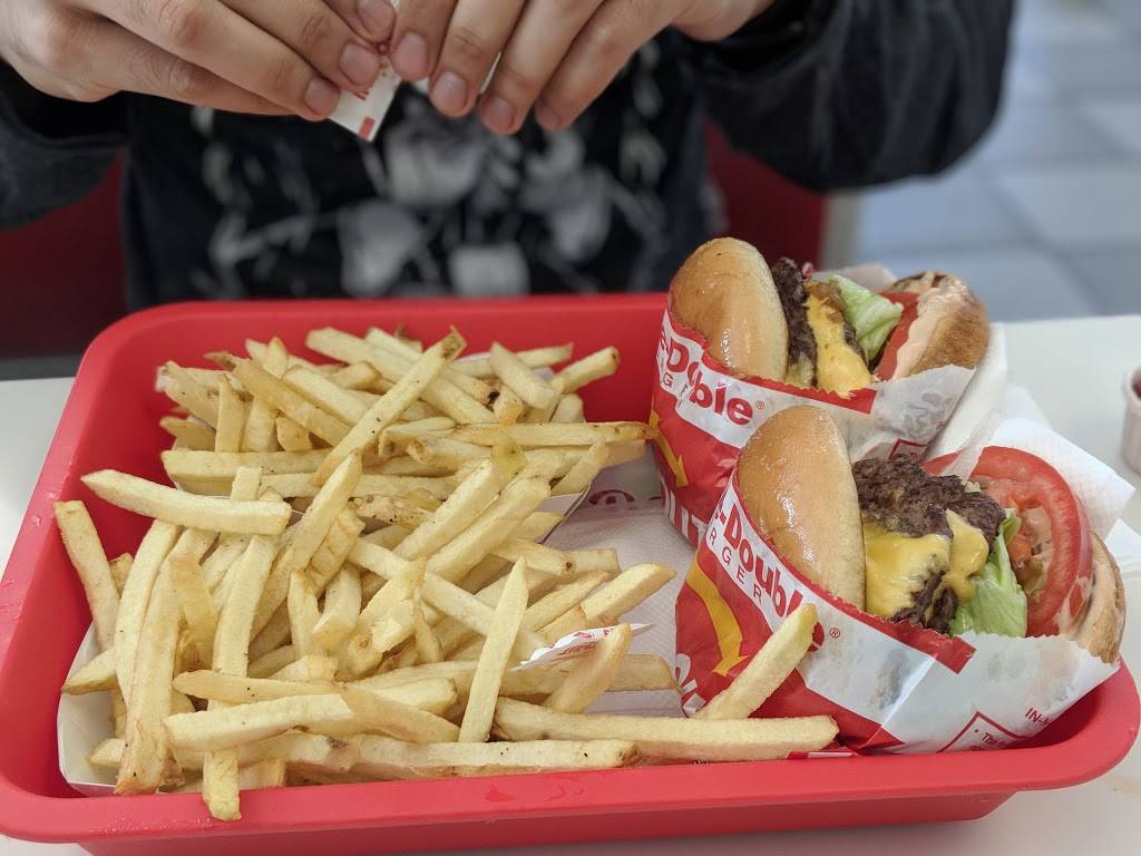 In-N-Out Burger | restaurant | 280 Ave 12th Ave, Hanford, CA 93230, USA | 8007861000 OR +1 800-786-1000