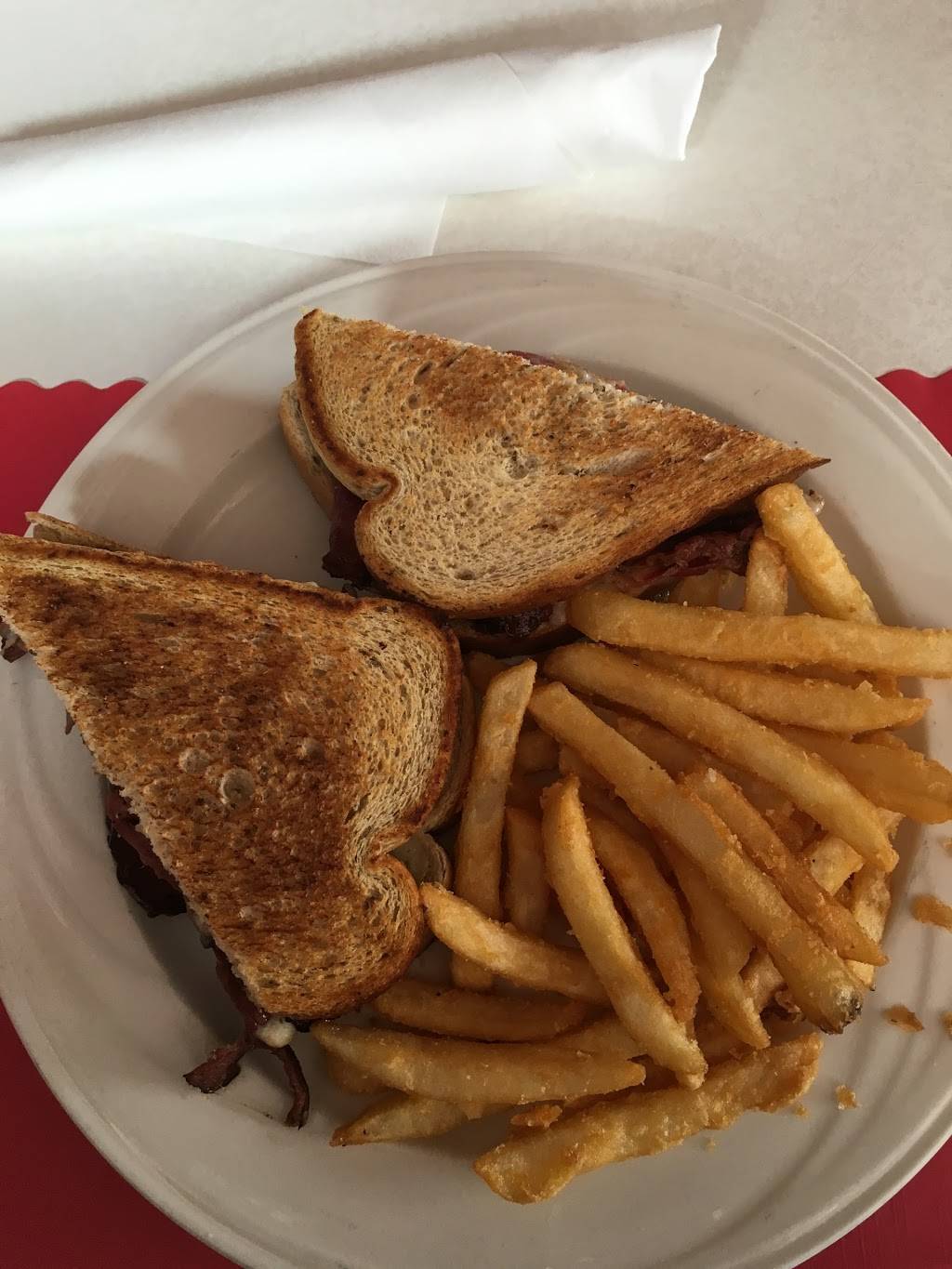 Alpine Steakhouse | restaurant | 4520 S Tamiami Trail, Sarasota, FL 34231, USA | 9419213798 OR +1 941-921-3798