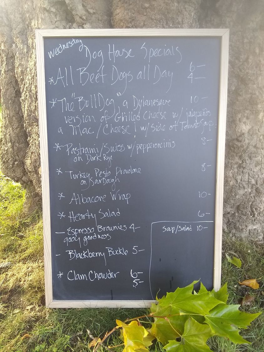 The Dog House | restaurant | 312 S Railroad Ave, Blue Lake, CA 95525, USA | 7076011302 OR +1 707-601-1302