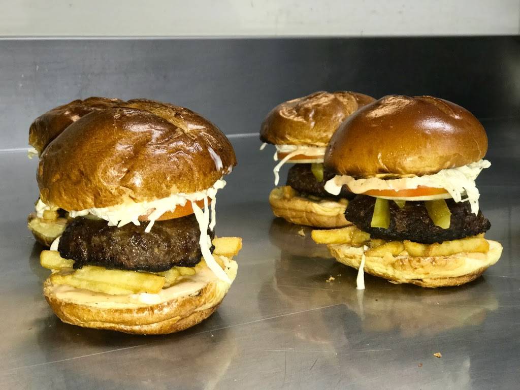 Marina Fish & Chicken | restaurant | 954 University Ave W, Windsor, ON N9A 5S2, Canada | 5192522022 OR +1 519-252-2022