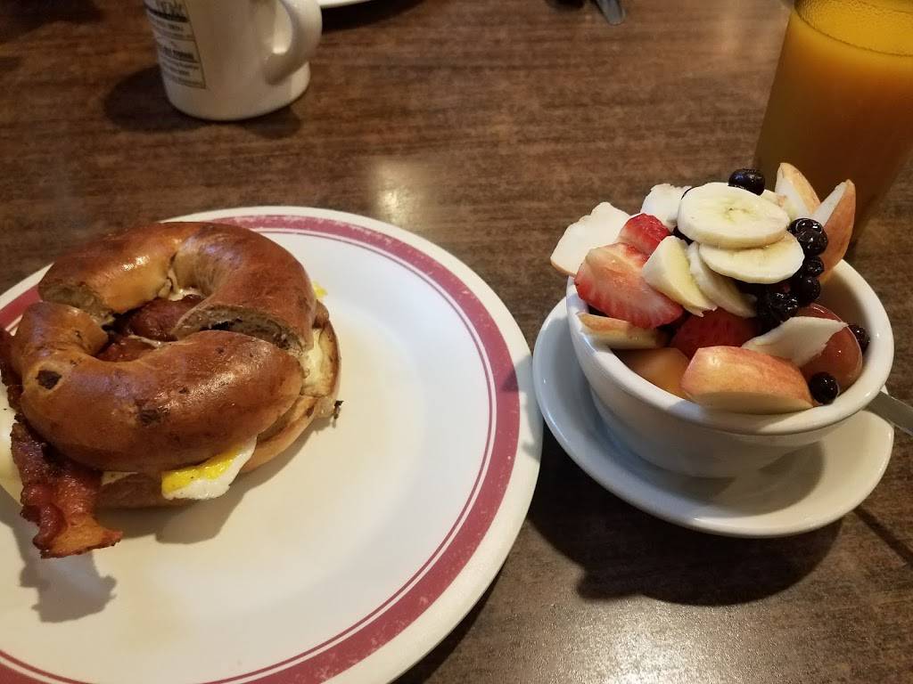 Center Harbor Diner | restaurant | 17 Whittier Hwy, Center Harbor, NH 03226, USA | 6032539881 OR +1 603-253-9881