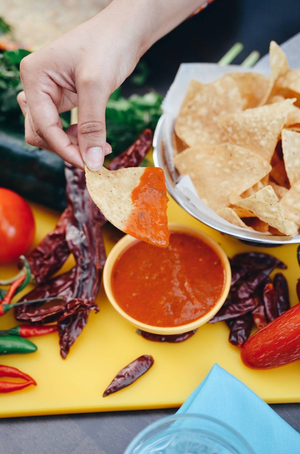 Uno Mas | restaurant | 2929 N Henderson Ave, Dallas, TX 75206, USA | 2144715117 OR +1 214-471-5117