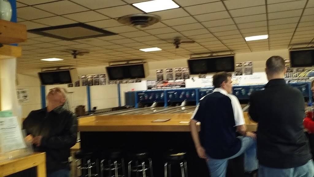 The Edge Bowling Center | restaurant | 2071 Clinton St, Buffalo, NY 14206, USA | 7168225132 OR +1 716-822-5132