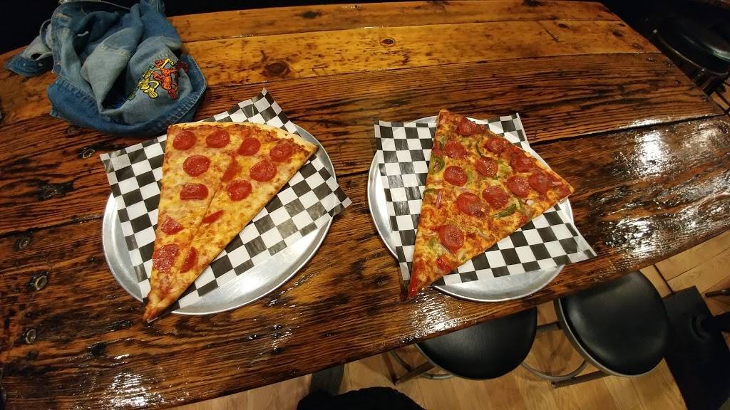 Bacci Pizzeria | restaurant | 1421 W Taylor St, Chicago, IL 60607, USA | 3128373181 OR +1 312-837-3181