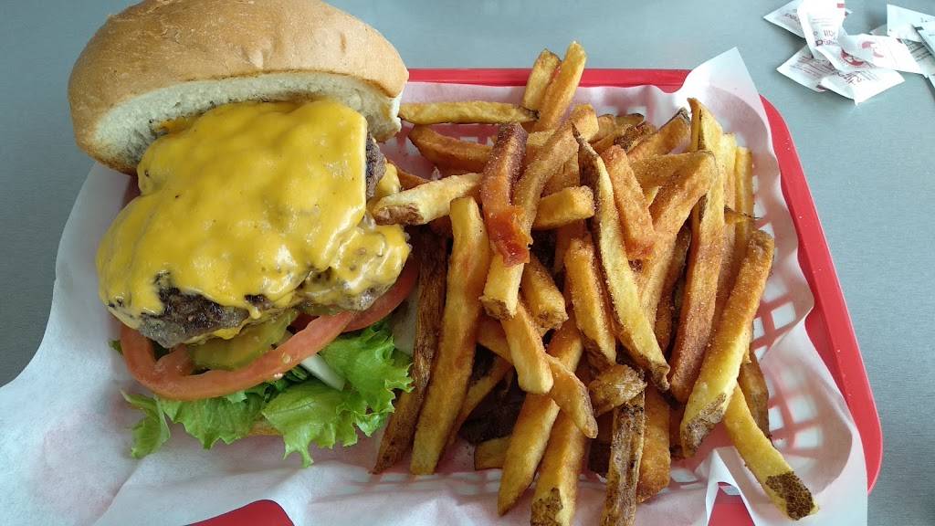 Midway Classic Malt Shop | restaurant | 3625 Midway Dr Suite B, San Diego, CA 92110, USA | 6192261600 OR +1 619-226-1600