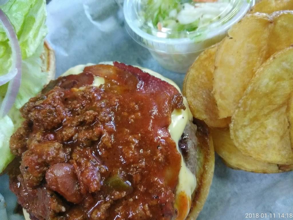 Annies Ruff Cut | restaurant | 90 Forman Rd, Cochecton, NY 12726, USA | 8459325100 OR +1 845-932-5100