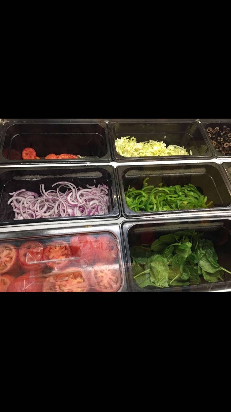 Subway Restaurants | restaurant | 140 E Main St, Smithtown, NY 11787, USA | 6316563399 OR +1 631-656-3399