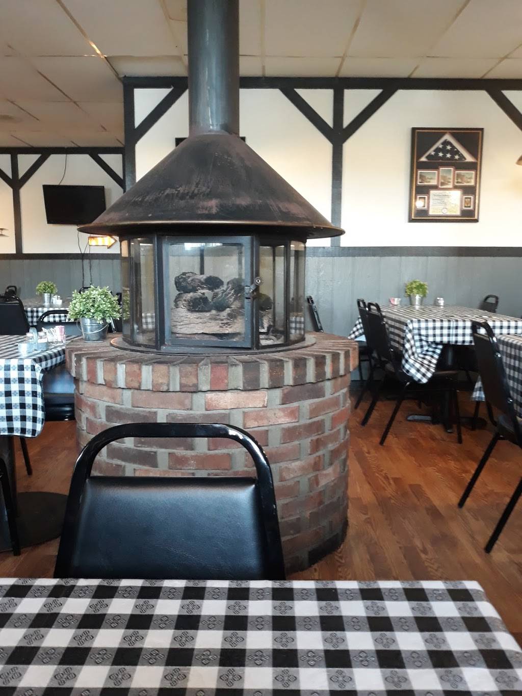 Angies Pizza | restaurant | 6932 Hillside Rd, Independence, OH 44131, USA | 2165248100 OR +1 216-524-8100