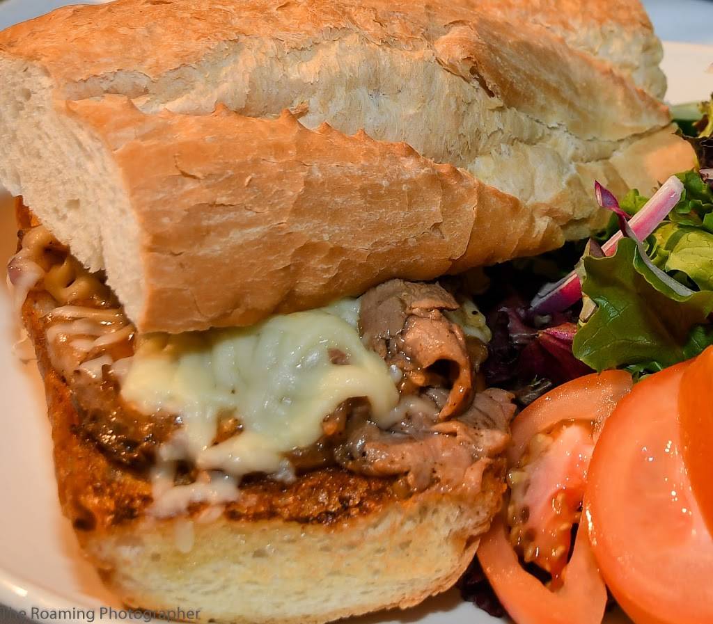 Beechwood Golf & Social House | restaurant | 4680 Thorold Townline Rd, Niagara Falls, ON L2E 6S4, Canada | 9056804653 OR +1 905-680-4653