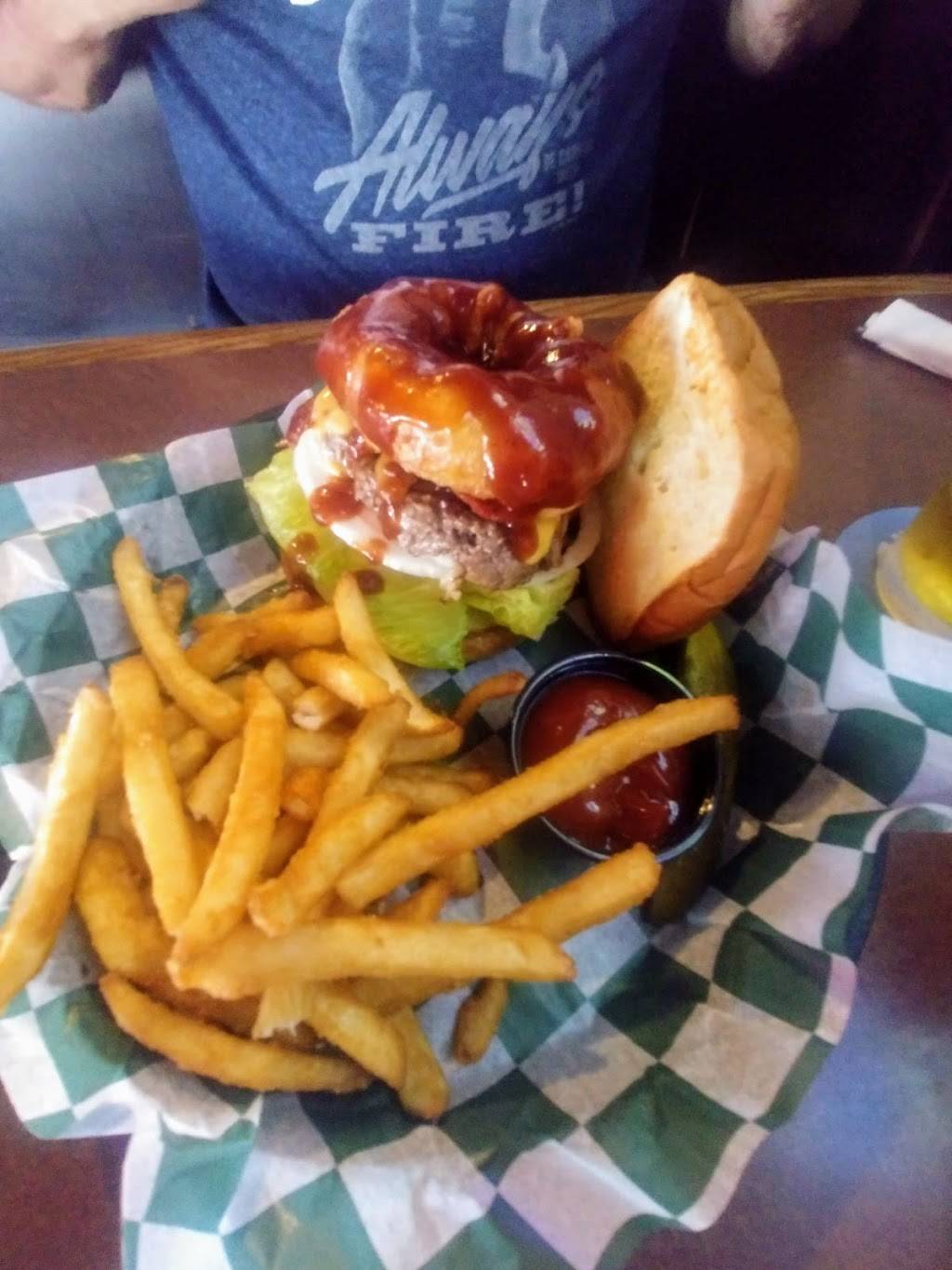 MaGillyCuddys | restaurant | 2016 1st Ave, Anoka, MN 55303, USA | 7632055773 OR +1 763-205-5773