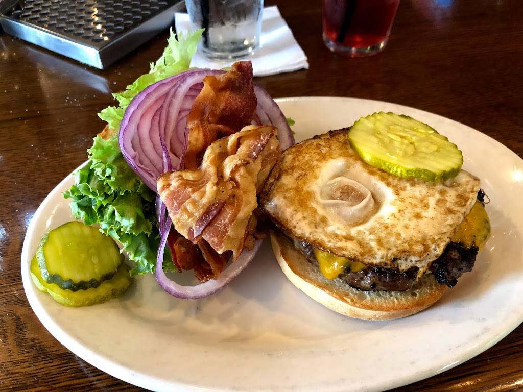 La Familia Restaurant | restaurant | 431 Winthrop St, Taunton, MA 02780, USA | 5088238664 OR +1 508-823-8664