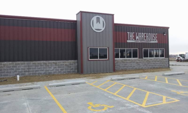 The Warehouse | restaurant | 15835 Center West Hadan Dr, Bennington, NE 68007, USA | 4022383000 OR +1 402-238-3000