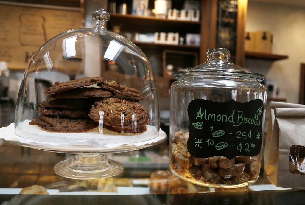 The Guest House | restaurant | 1750 Hillhurst Ave, Los Angeles, CA 90027, USA | 3236609930 OR +1 323-660-9930