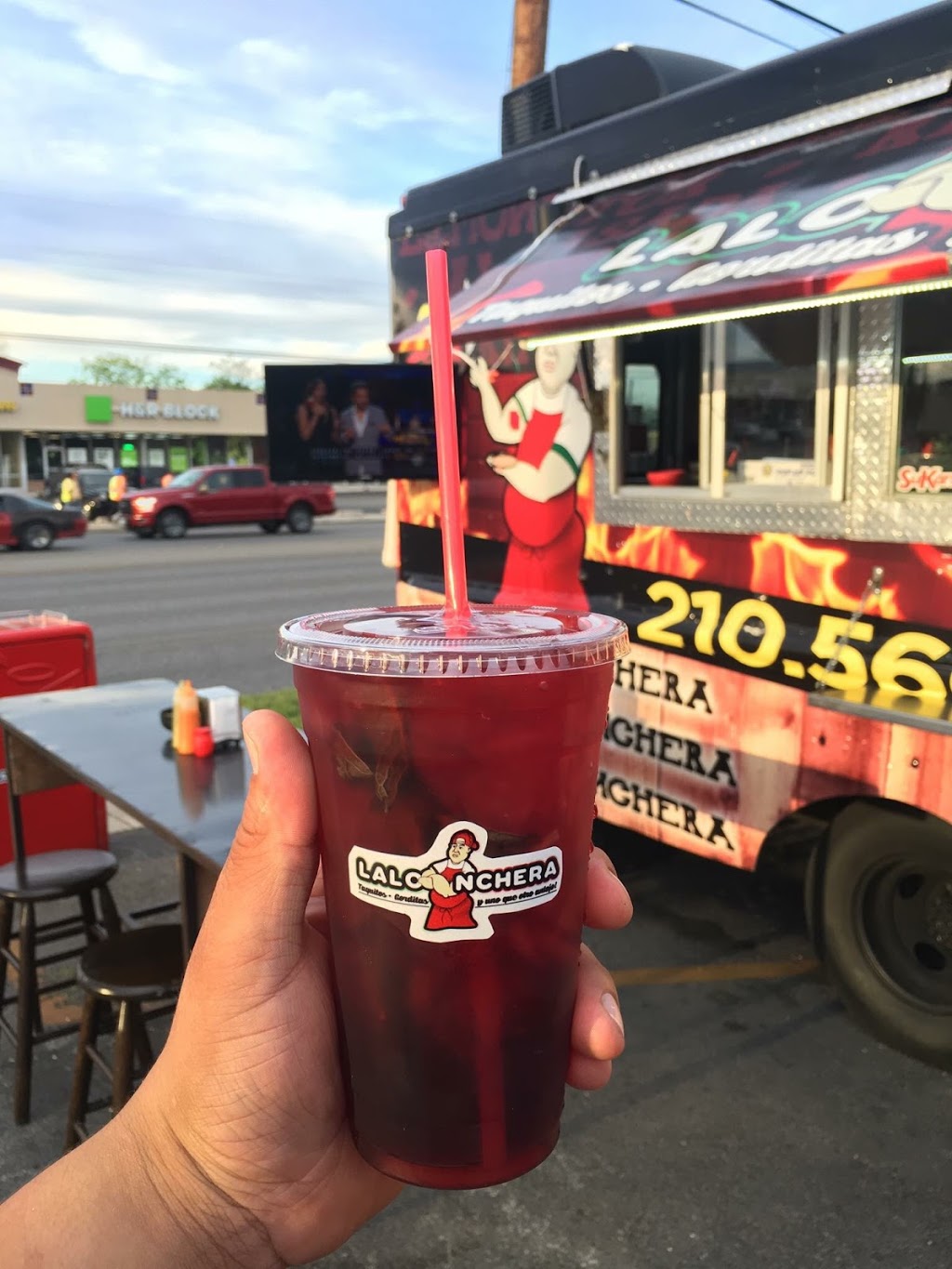 Lalonchera | restaurant | 1218 SW Military Dr, San Antonio, TX 78221, USA | 2105606482 OR +1 210-560-6482