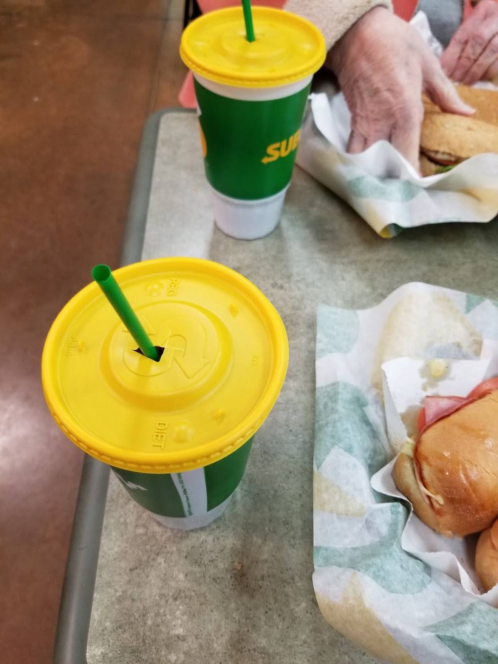 Subway | restaurant | 10 Riverton Commons Dr, Front Royal, VA 22630, USA | 5406353702 OR +1 540-635-3702