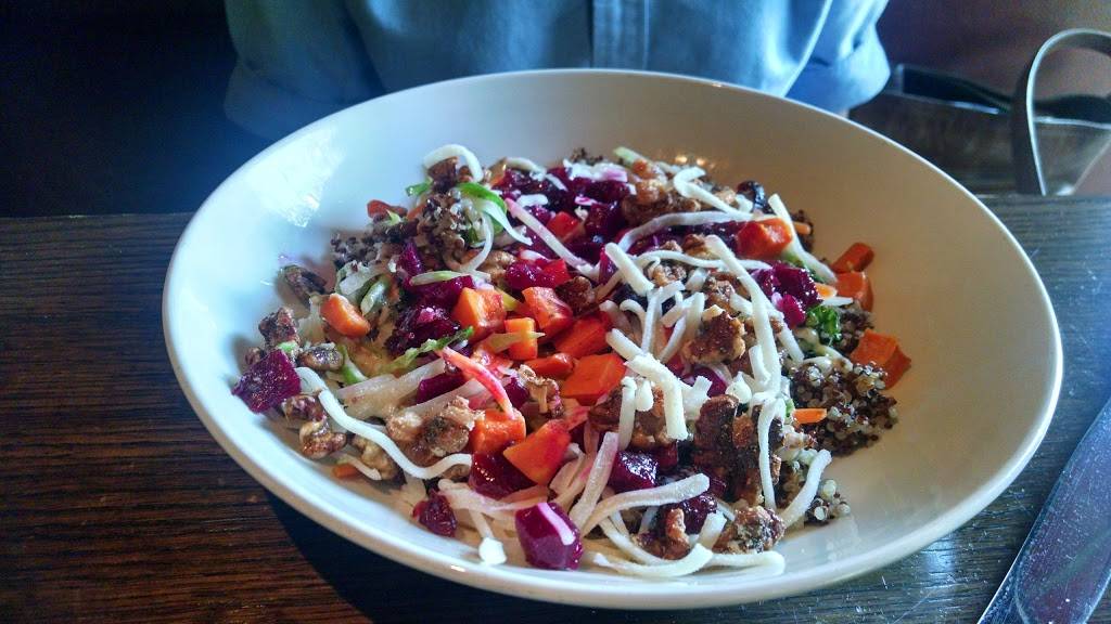 Burtons Grill | restaurant | 1875 US-17, Mt Pleasant, SC 29464, USA | 8436062590 OR +1 843-606-2590