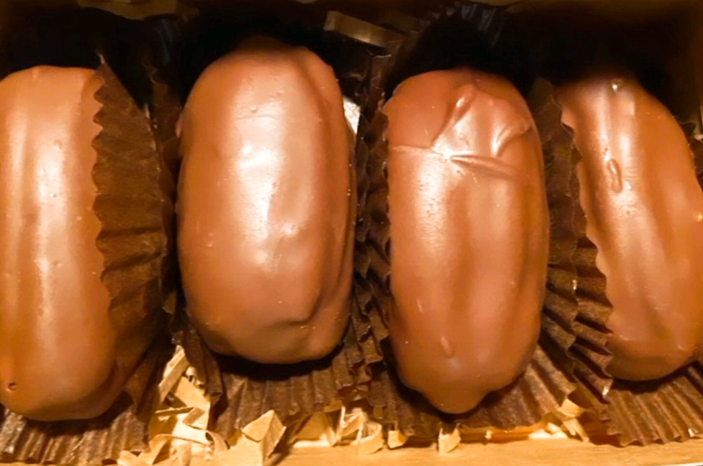 Point 11 Grill | restaurant | 327 11th St STE 101, Huntington Beach, CA 92648, USA | 7149160027 OR +1 714-916-0027