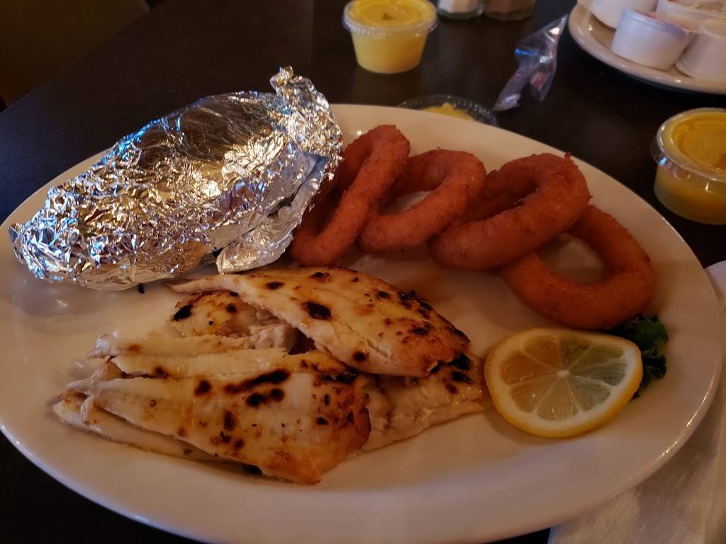 Harbor House Seafood & Steak | restaurant | 912 E Main St, Abingdon, VA 24210, USA | 2766763500 OR +1 276-676-3500