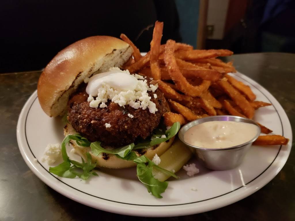 Bella Bistro | restaurant | 4050 Bath Rd, Kingston, ON K7M 4Y4, Canada | 6136344050 OR +1 613-634-4050