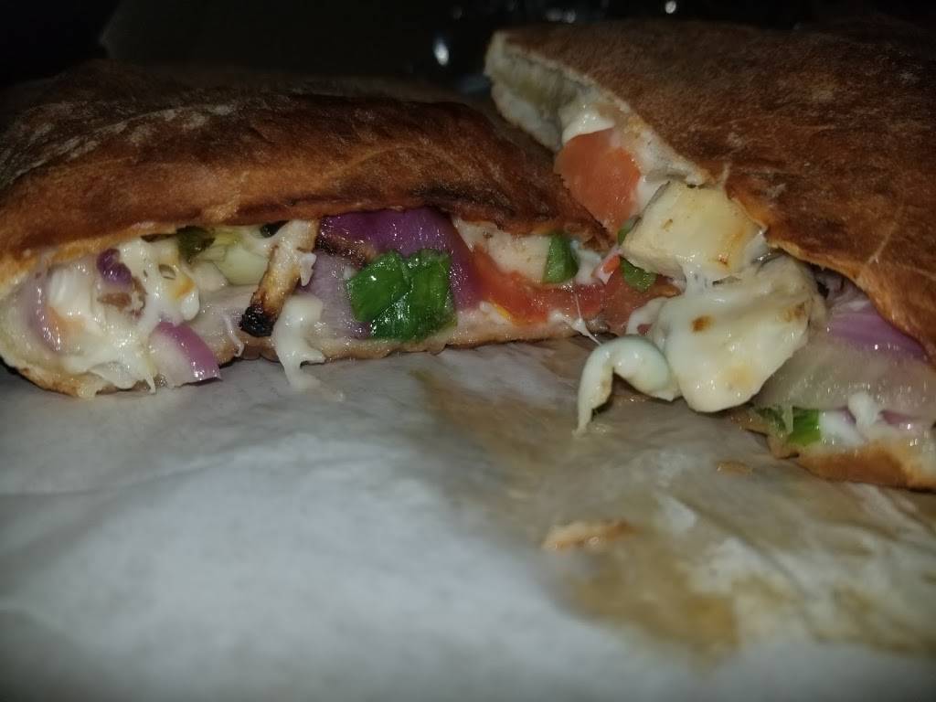 Famous Pizza | restaurant | 4400 47th Ave, Sacramento, CA 95823, USA | 9163913330 OR +1 916-391-3330