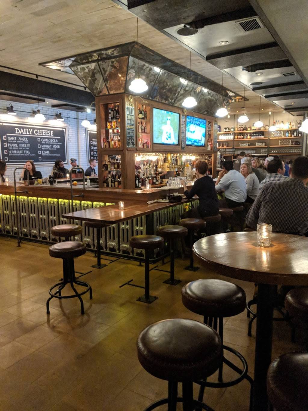 Angry Pig Tavern | restaurant | 2039 W North Ave, Chicago, IL 60647, USA | 7736879795 OR +1 773-687-9795