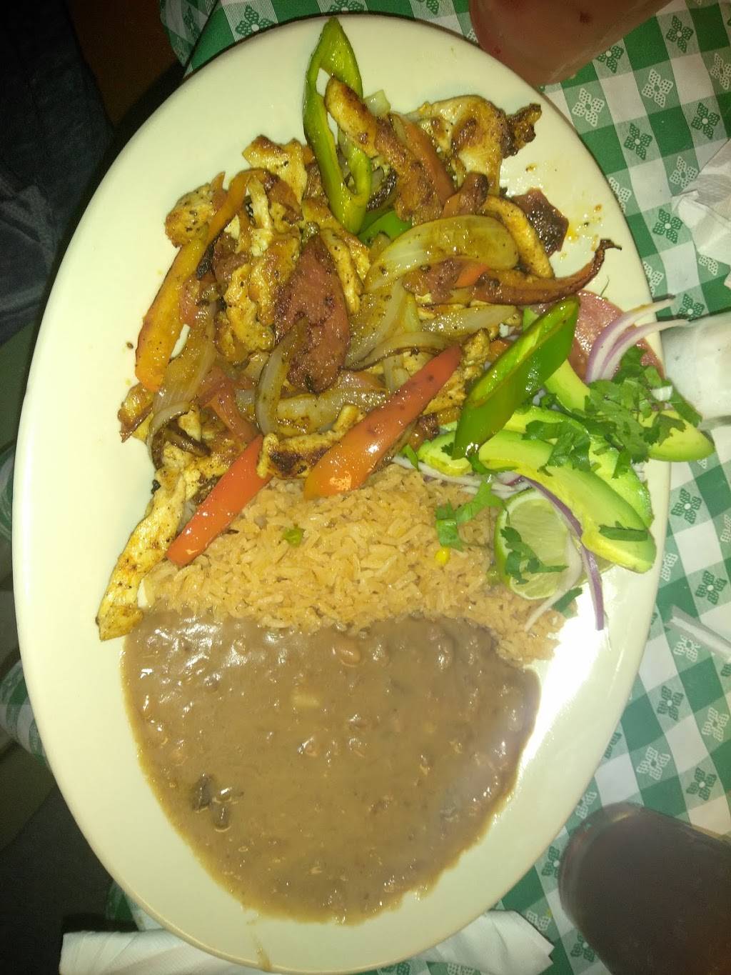 Vickys Restaurant | restaurant | 3201 E Jefferson St, Grand Prairie, TX 75051, USA | 9722370244 OR +1 972-237-0244