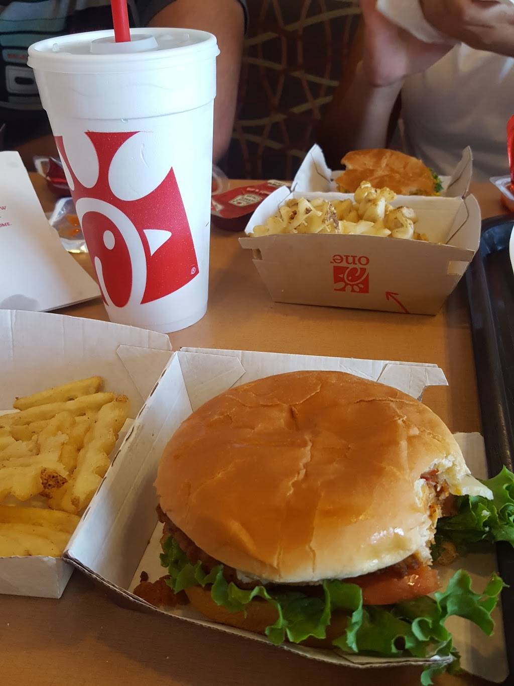 Chick-fil-A | restaurant | 4110 S New Braunfels Ave, San Antonio, TX 78223, USA | 2105312919 OR +1 210-531-2919