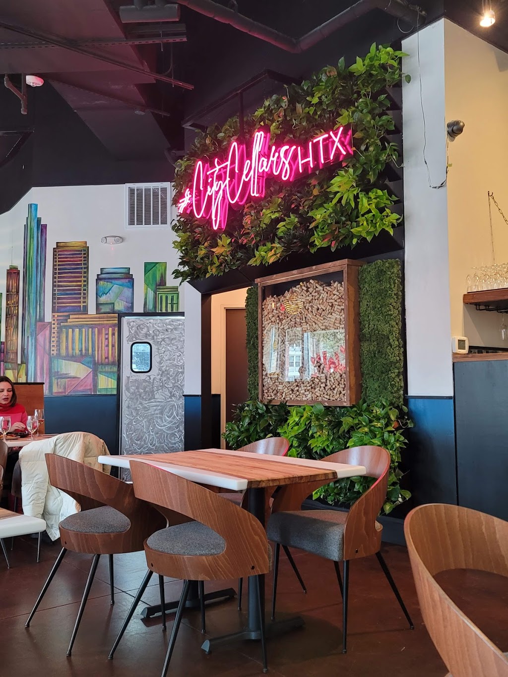 City Cellars HTX | restaurant | 1801 Binz St Suite 120, Houston, TX 77004, USA | 7132992877 OR +1 713-299-2877