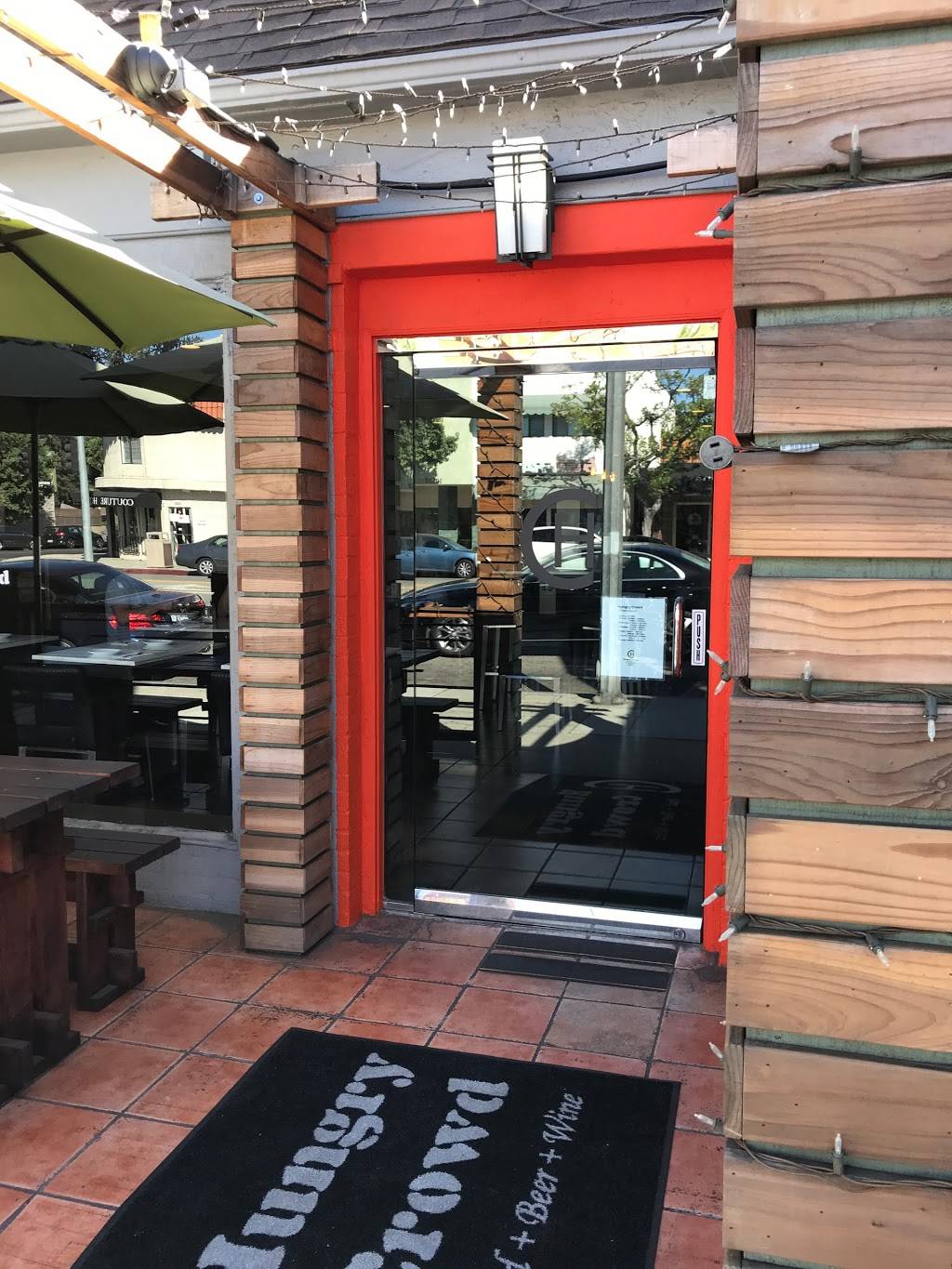 Hungry Crowd | restaurant | 10140 Riverside Dr, Toluca Lake, CA 91602, USA | 8188537858 OR +1 818-853-7858