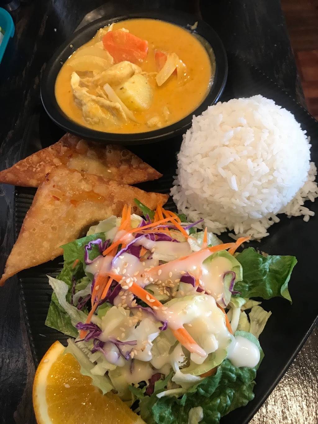 Chanpen Thai Cuisine | restaurant | 15333 Sherman Way Suite B, Van Nuys, CA 91406, USA | 8187811234 OR +1 818-781-1234