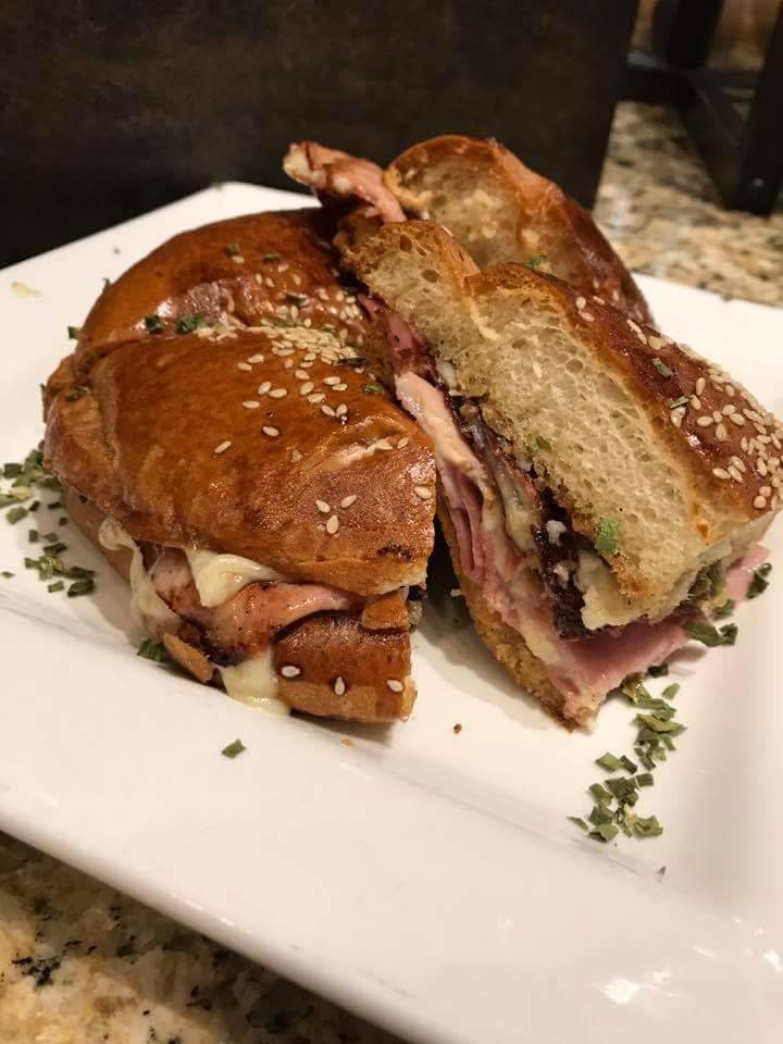 Green Door on 8th | restaurant | 14148 8th St, Dade City, FL 33525, USA | 3524375335 OR +1 352-437-5335