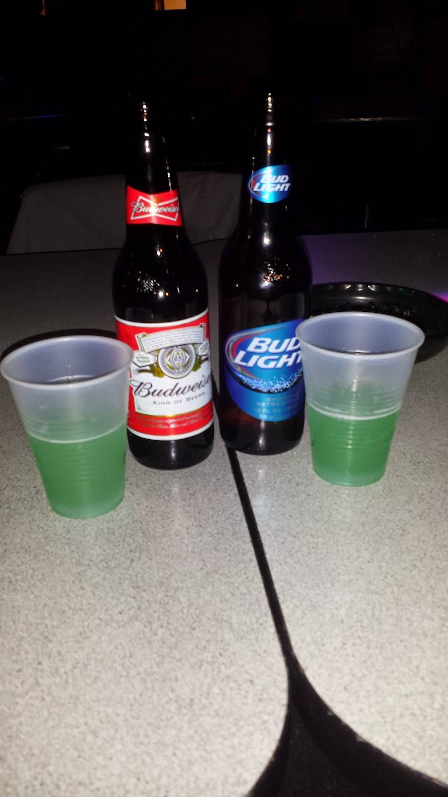 Macs Hideaway | restaurant | 1636 Slate Run Rd AAA, New Albany, IN 47150, USA | 8129454256 OR +1 812-945-4256