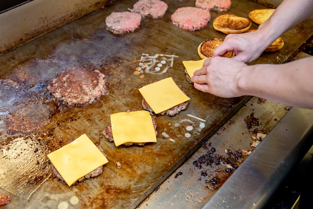 Ronnies Burgers | restaurant | 1501 Midwestern Pkwy #114, Wichita Falls, TX 76302, USA | 9407662970 OR +1 940-766-2970