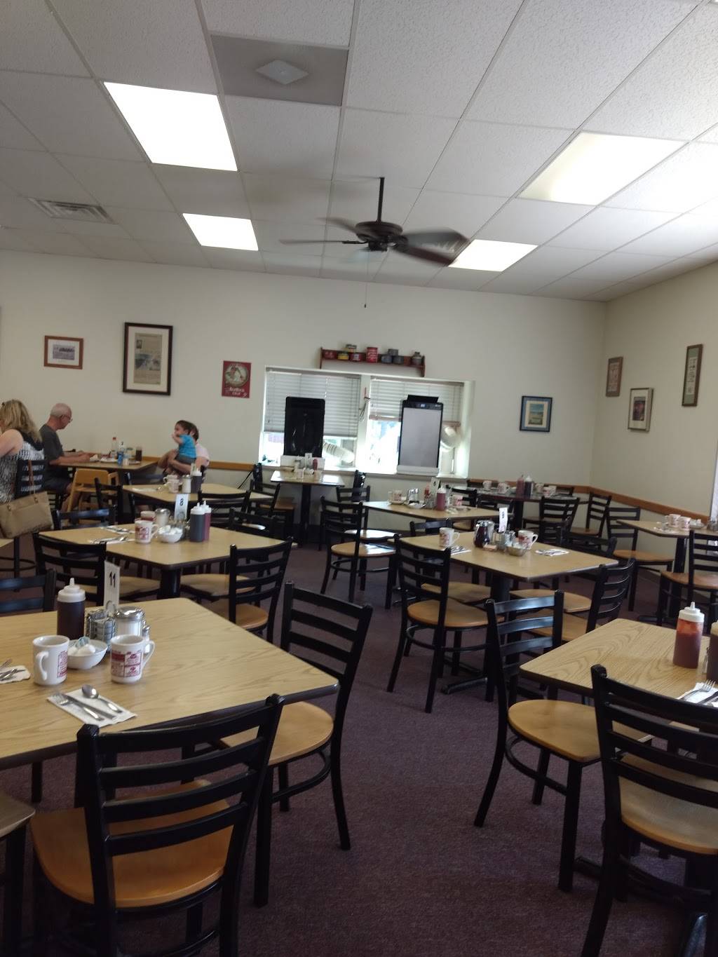 Bobs Coffee Shop | cafe | 33 New Britain Ave, Rocky Hill, CT 06067, USA | 8605292540 OR +1 860-529-2540