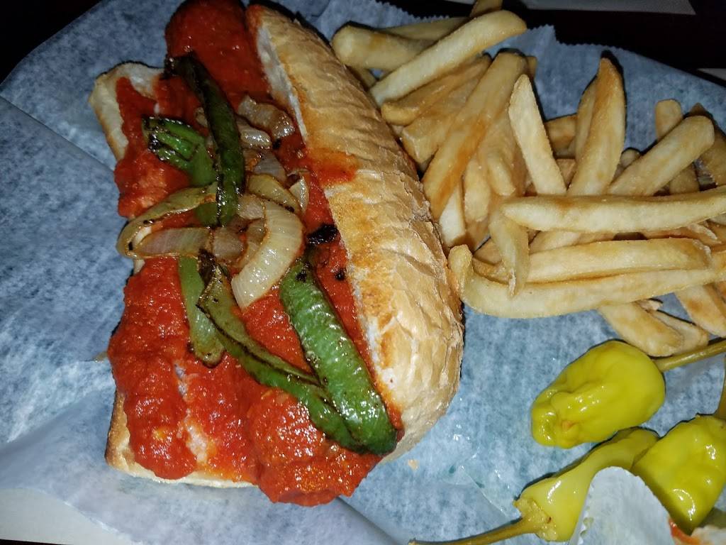 Frankie Vs Bar & Grill | restaurant | 1923 Calumet Ave, Whiting, IN 46394, USA | 2196555454 OR +1 219-655-5454