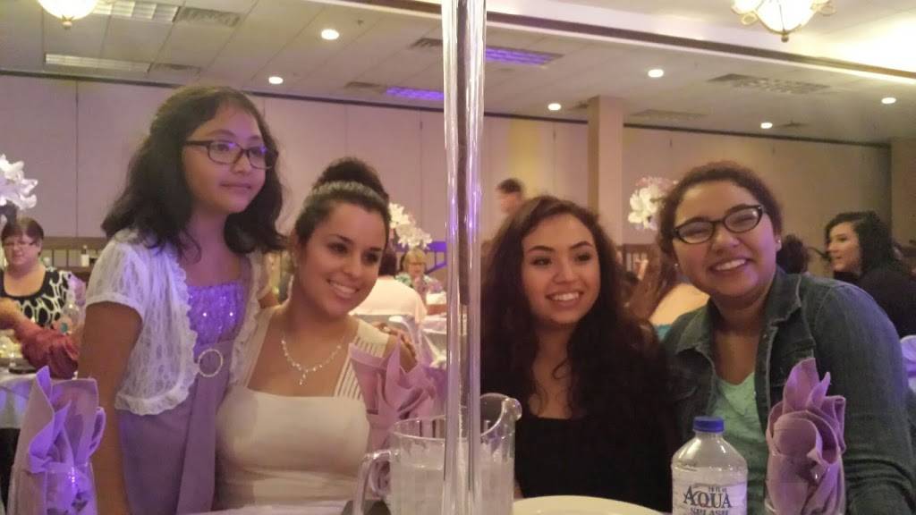 Swan Club in De Pere Wisconsin | restaurant | 875 Heritage Rd, De Pere, WI 54115, USA | 9203361531 OR +1 920-336-1531