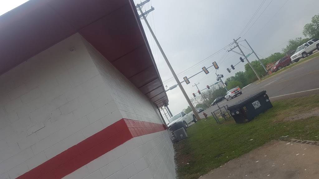 Donuts Palace | bakery | 600 N Main St, Noble, OK 73068, USA | 4058721488 OR +1 405-872-1488