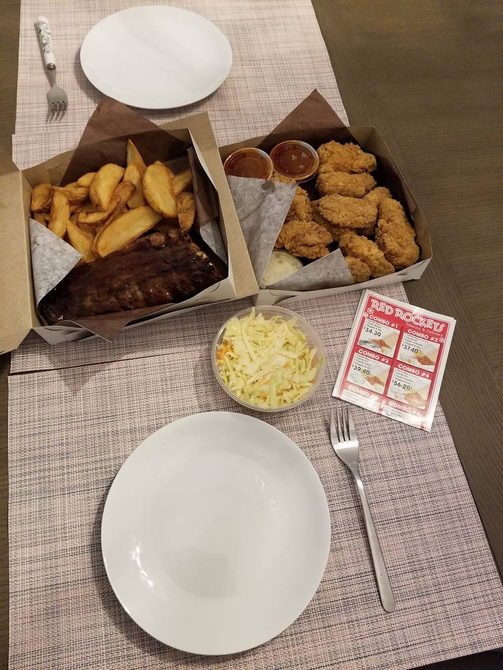 Red Rockets | restaurant | 930 Upper Paradise Rd, Hamilton, ON L9B 2N1, Canada | 9053872442 OR +1 905-387-2442