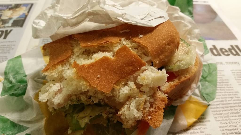 Subway | restaurant | 2430 Bloor St W, Toronto, ON M6S 1P9, Canada | 4167697827 OR +1 416-769-7827