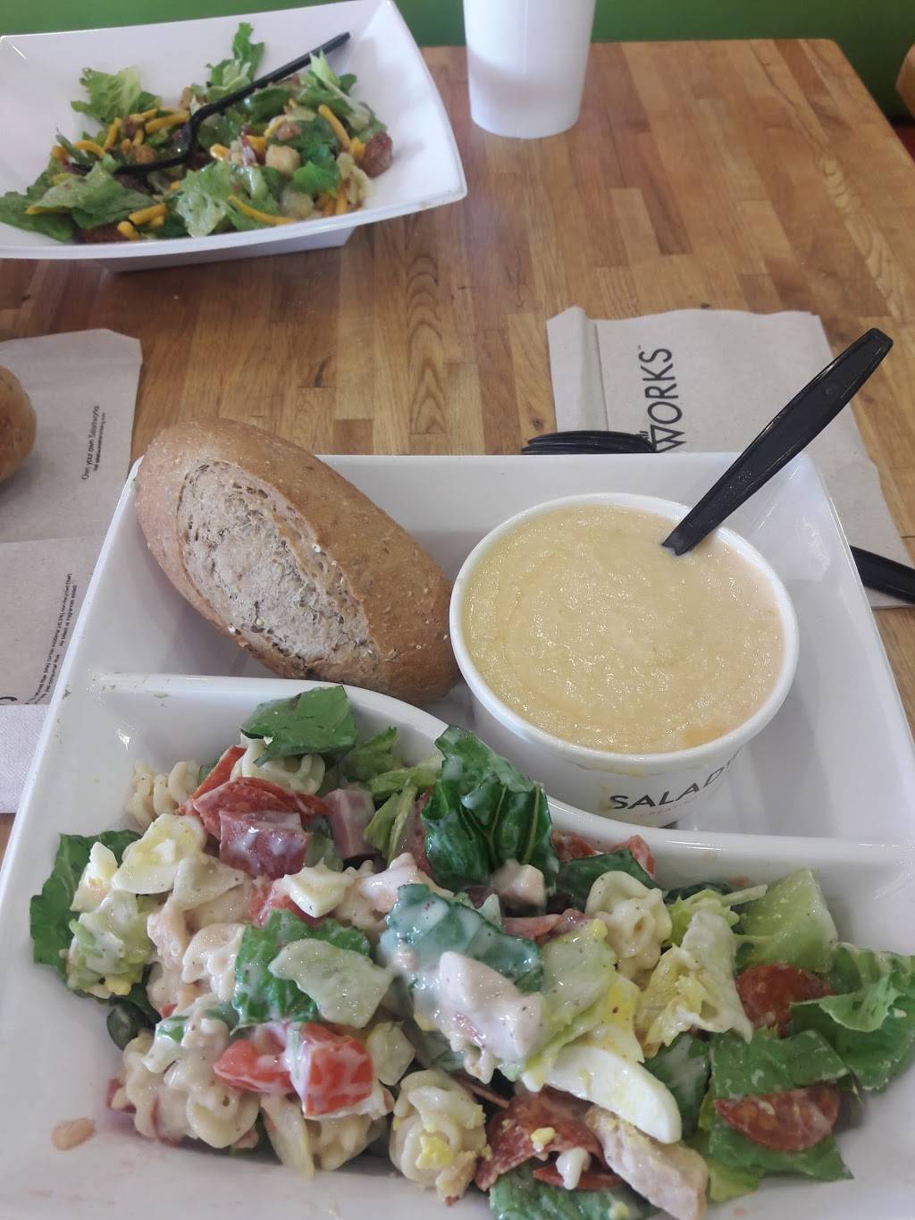 Saladworks | restaurant | 494 E Main St, Middletown, DE 19709, USA | 3023763772 OR +1 302-376-3772