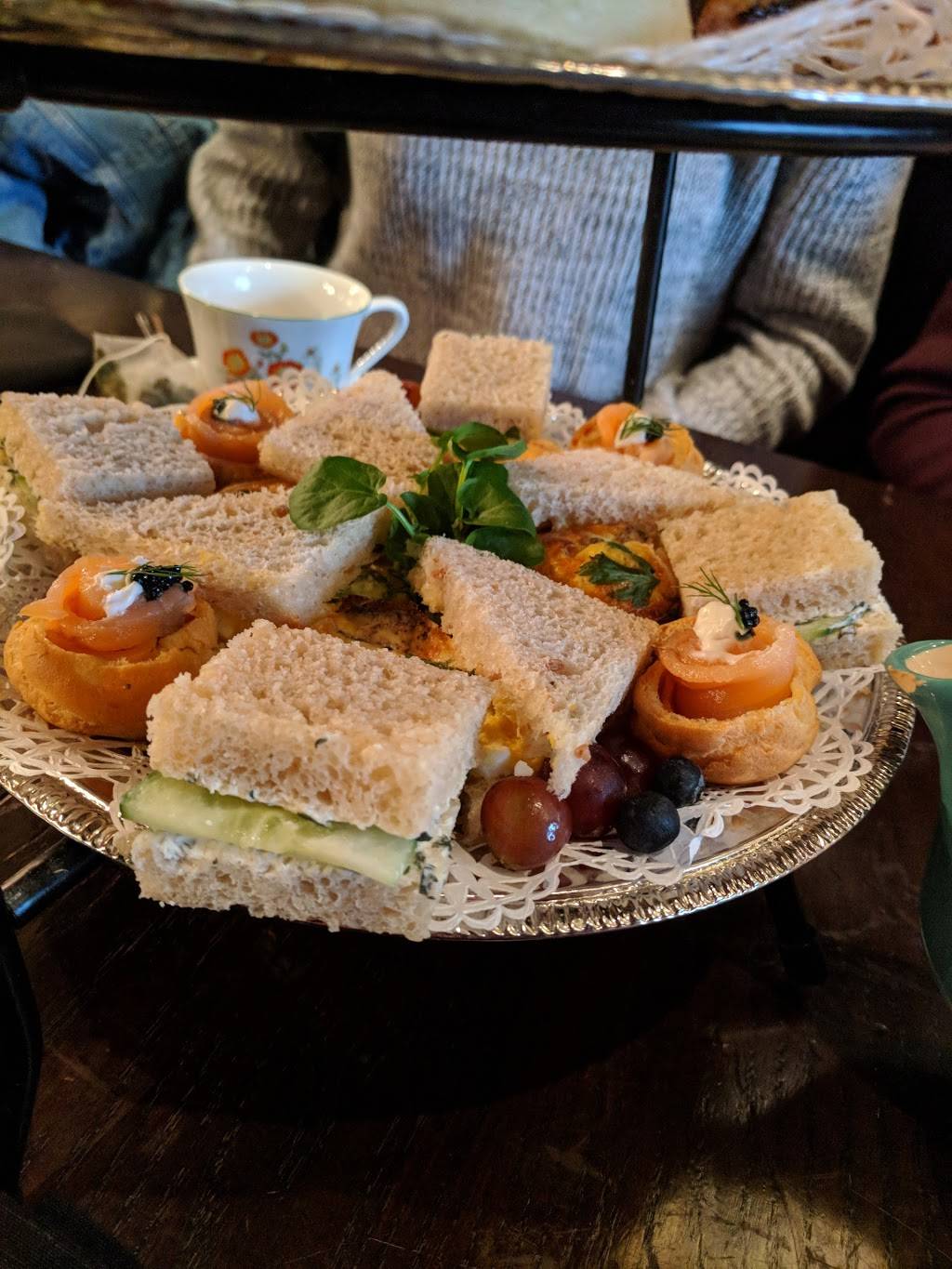 Mad Hatter Bistro | cafe | 185 N Old Woodward Ave, Birmingham, MI 48009, USA | 2485400000 OR +1 248-540-0000