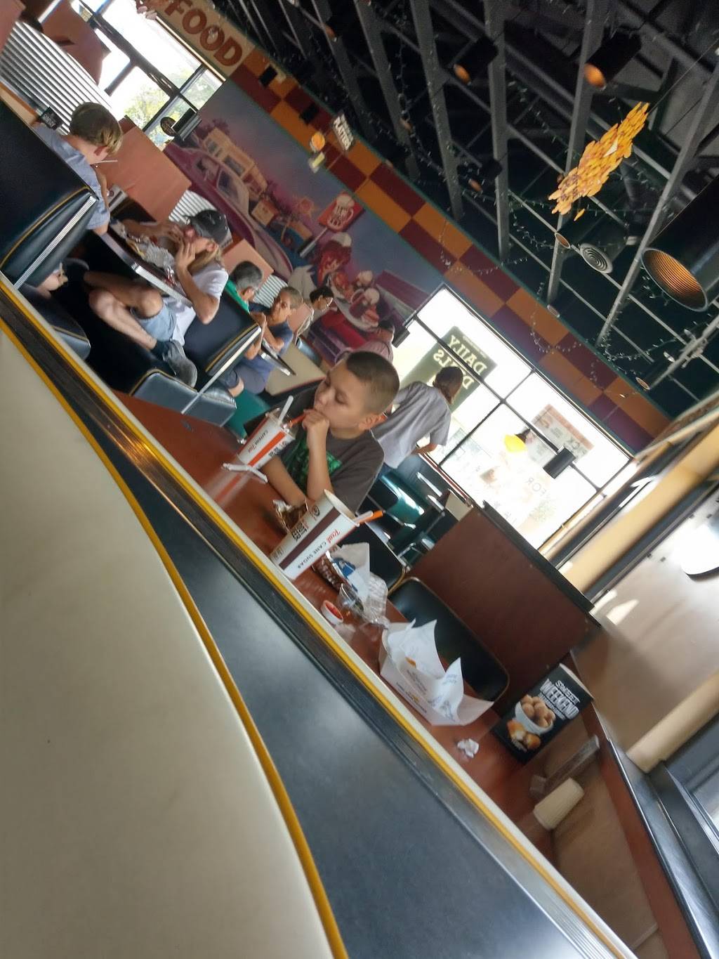 A&W Restaurant | restaurant | 406 W Shaw Ave, Clovis, CA 93612, USA | 5592988910 OR +1 559-298-8910