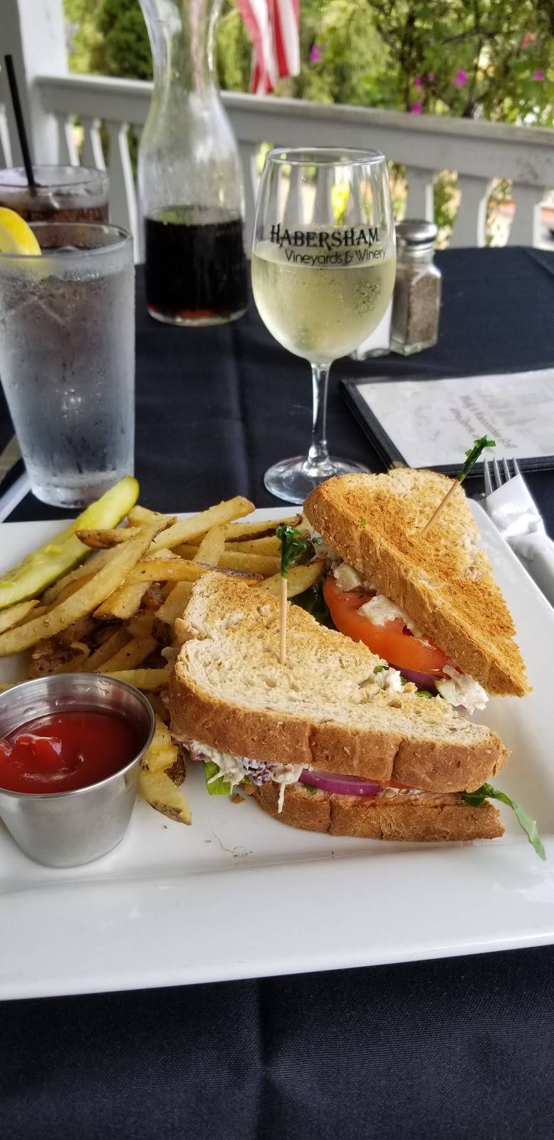 Mullys Nacoochee Grill | restaurant | 7277 S Main St, Helen, GA 30545, USA | 7068781020 OR +1 706-878-1020