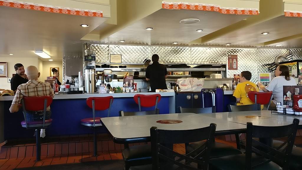 Dennys | restaurant | 110 McHenry Ave, Modesto, CA 95354, USA | 2095295594 OR +1 209-529-5594