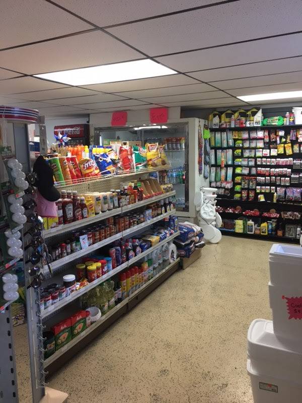 Gregorys Resort Motel & Cabins & Store | restaurant | 1504 N 2070 E Rd, Shelbyville, IL 62565, USA | 2177744313 OR +1 217-774-4313